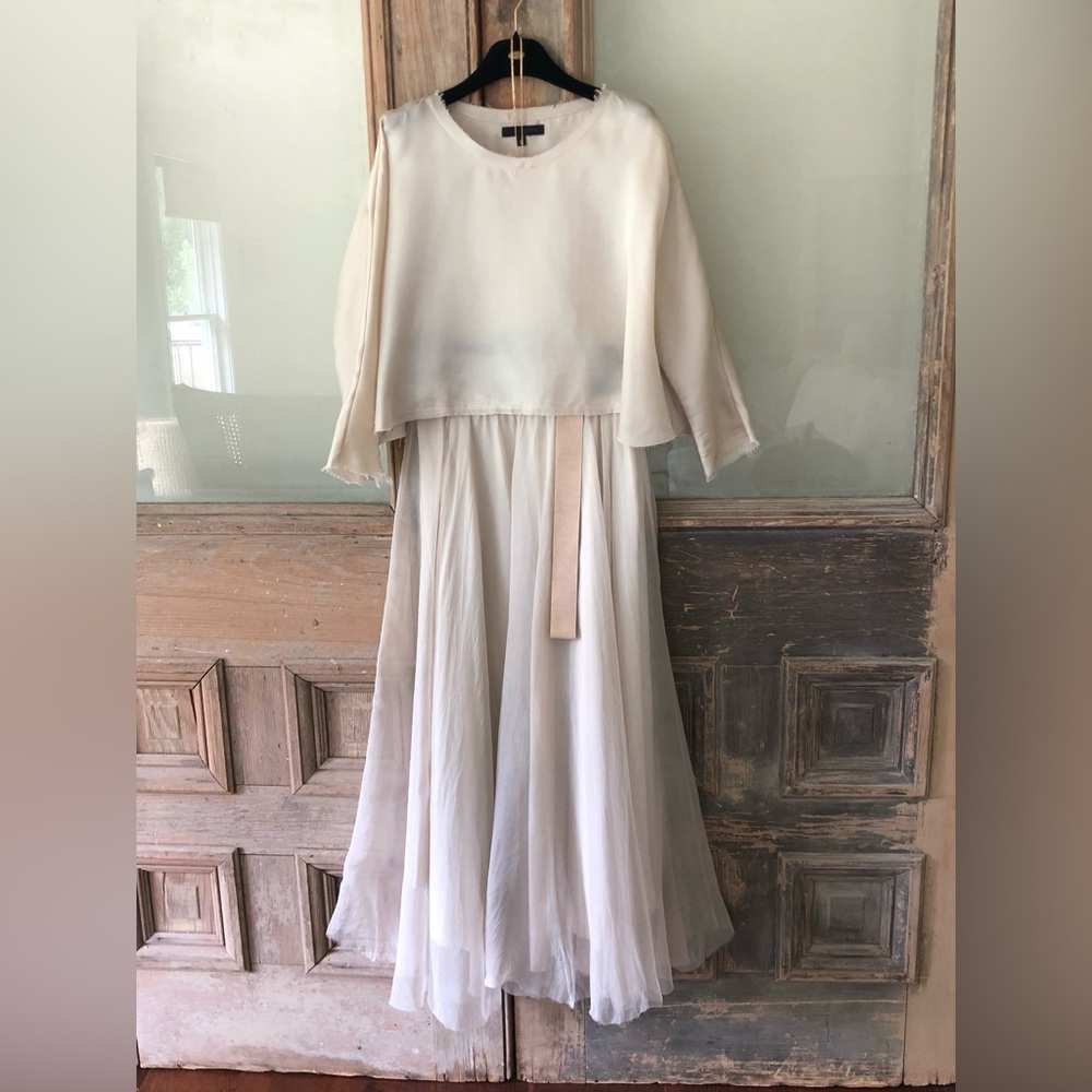 Louiza Babouryan elegant dress.